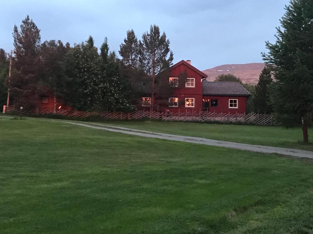 Roste Hyttetun Og Camping Os (Hedmark) المظهر الخارجي الصورة
